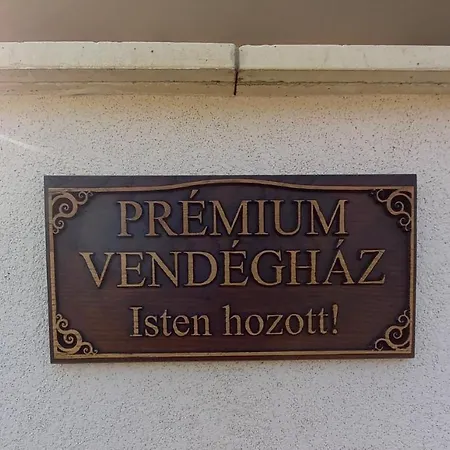 Premium Vendeghaz アパート *